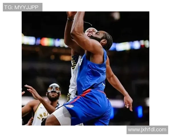 哈登三分轰下26分快船半场领先太阳16分 小卡13分狄龙15分表现抢眼