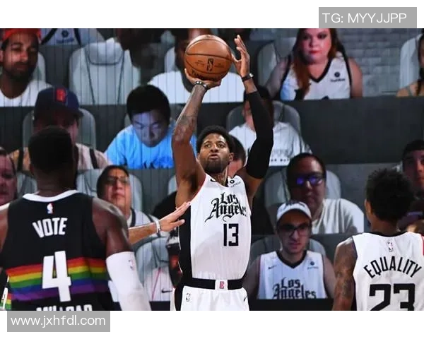 凯肖恩乔治两分球全中7投7中砍下20分6篮板带领球队攻防两端表现全面